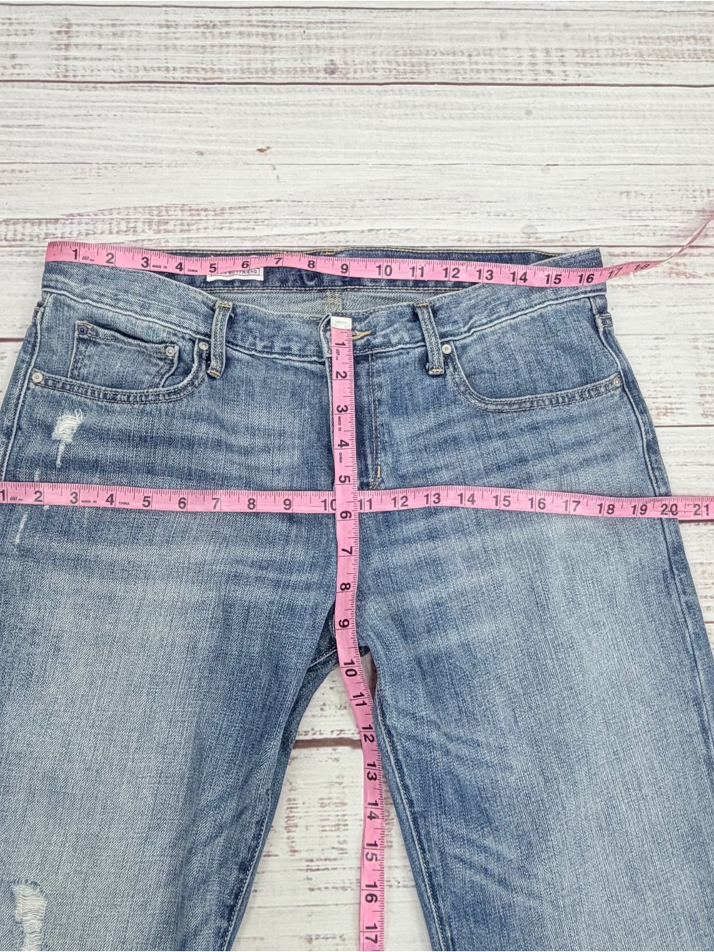 GAP Women’s Size 29 Sexy Boyfriend Durham Wash Distressed Ankle Crop Jeans - Picture 10 of 13